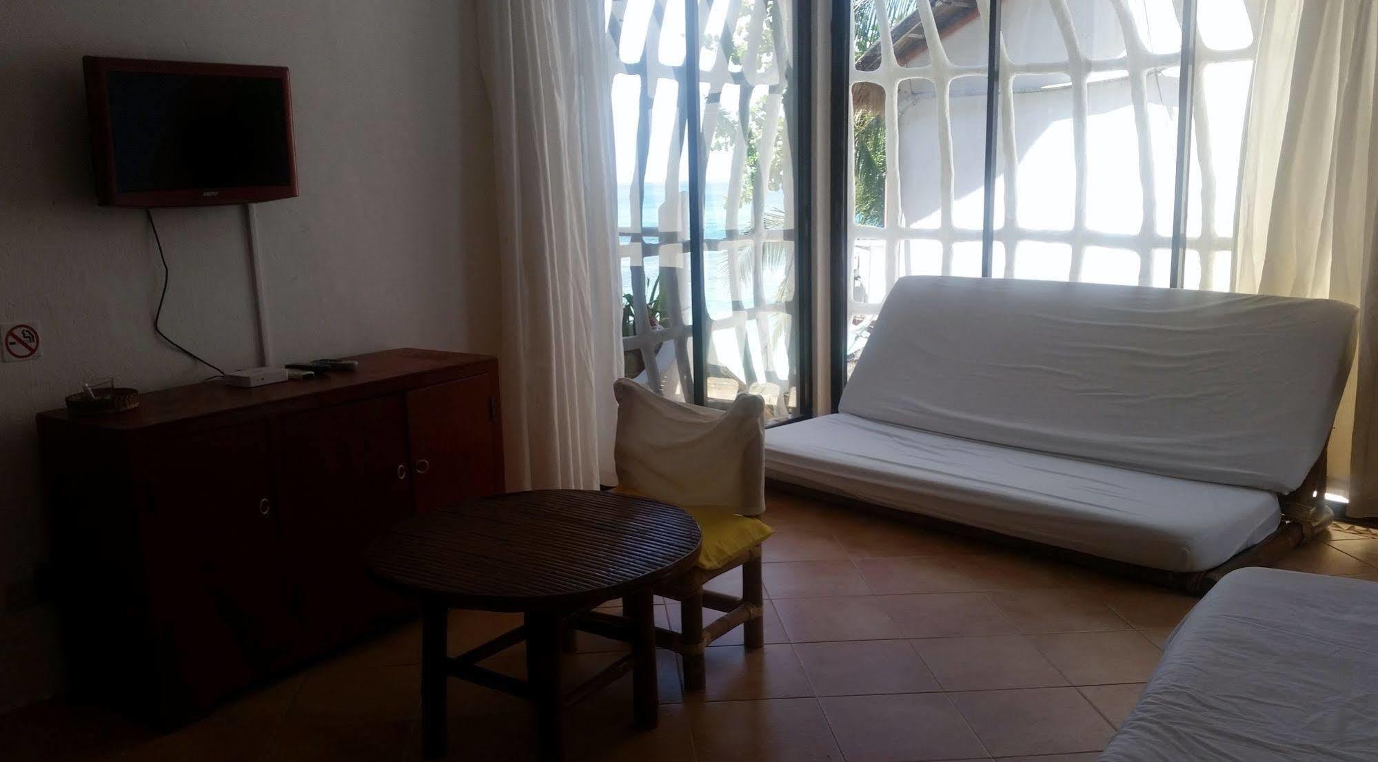 Artista Beach Villa Balabag  Exterior foto
